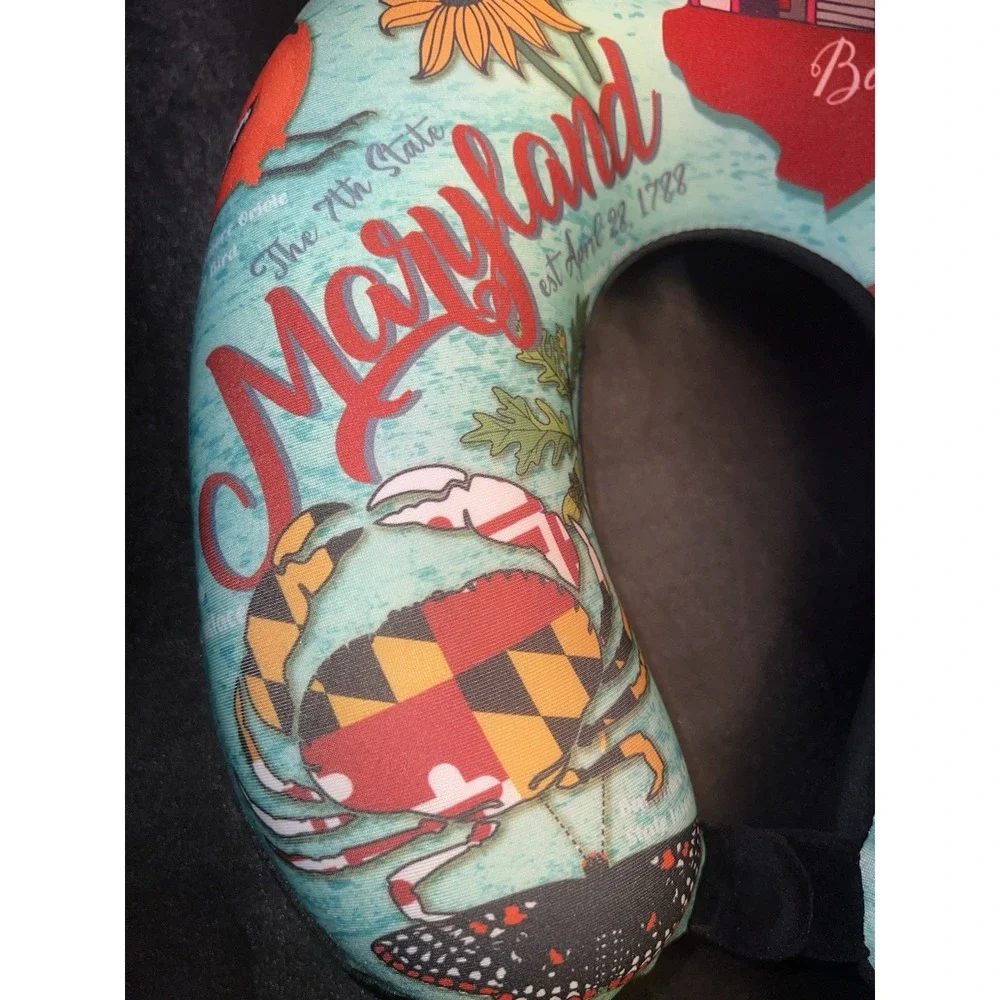 Baltimore, Maryland Souvenir travel neck pillow
